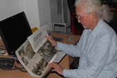 Nicola with the Guardian feature on her 1961 photos of Che Guevara